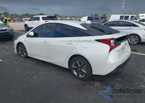 2021 Toyota Prius Xle z USA, uszkodzony, nr VIN JTDKAMFU7M3138534